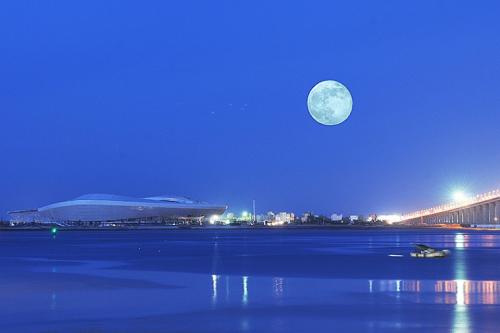 皓月當空.jpg