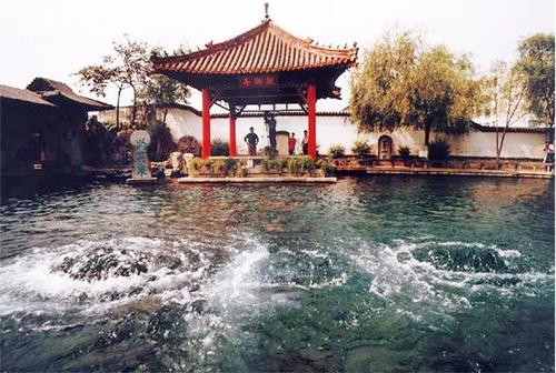趵突泉.jpg