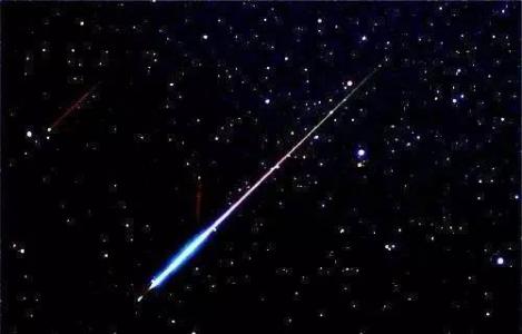 如星子劃過(guò)夜空